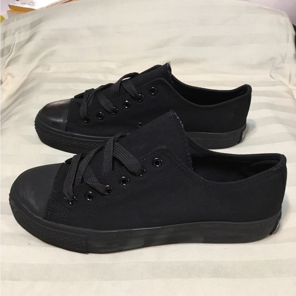 BOZZ Black Lace Up Sneakers